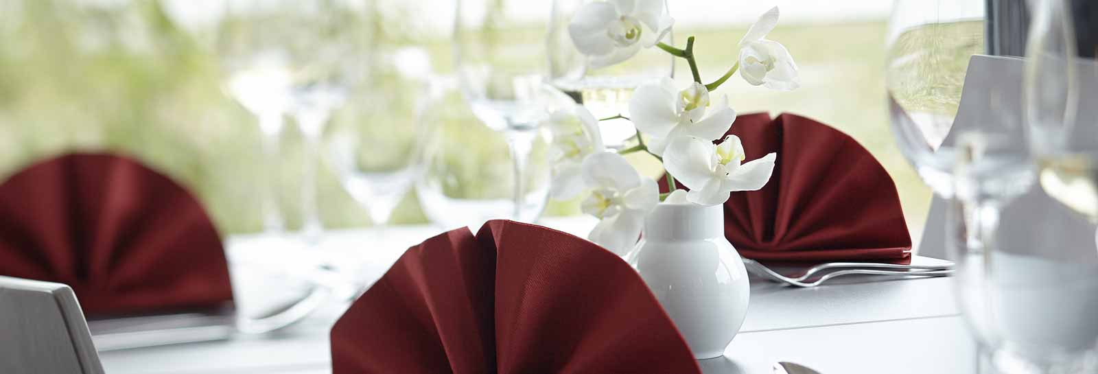 A set table in the BFW Hotel Nuremberg.